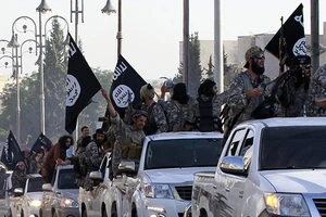 'Thay tên đổi họ' vì trùng tên với IS