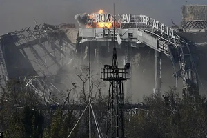 Quân Kiev lại bị miền Đông cáo buộc tấn công Donetsk