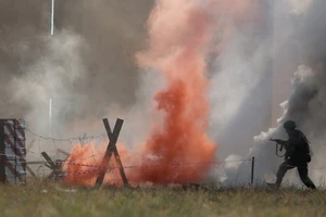 Thế giới bất ổn, Mỹ thu về siêu lợi nhuận