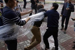 Dân Hàn Quốc ẩu đả vì truyền đơn chống Bình Nhưỡng