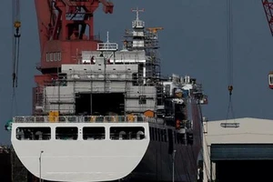 Trung Quốc đưa tàu 10.000 tấn ‘bảo vệ’ biển Hoa Đông