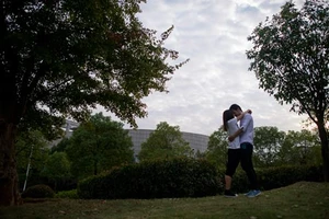 Phụ huynh Trung Quốc lo cho con từ chuyện học đến chuyện yêu: hỏng!