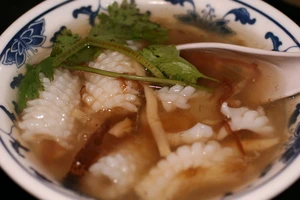 Triều Tiên dùng nước canh mực chữa trị cúm Trung Đông