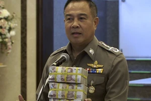 'Thưởng nóng' cho ai bắt được hung thủ đánh bom Bangkok