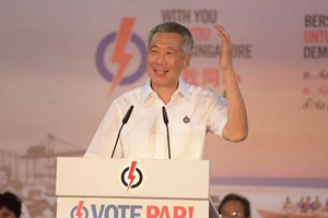 'Nhân phẩm yếu kém, đừng làm chính trị'