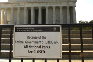 Chính phủ Mỹ có nguy cơ đóng cửa vào tháng tới