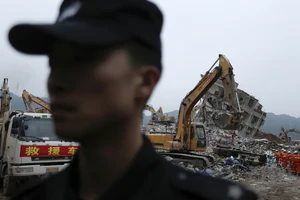 Trung Quốc bắt giữ 11 người trong vụ lở đất Thâm Quyến