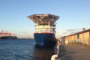 Thiết bị dò tìm MH370 va chạm núi lửa và biến mất