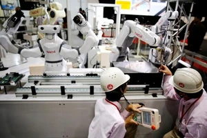 Robot sẽ 'cướp' 5 triệu việc làm của con người vào năm 2020