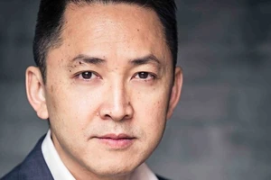 Chân dung nhà văn gốc Việt chiến thắng giải thưởng Pulitzer