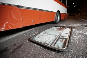 Tai nạn xe buýt làm 13 người chết, 50 người bị thương