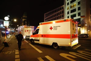 Đức: Xe tải tấn công chợ giáng sinh giết chết 9 người 