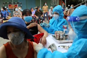 Đại sứ Nguyễn Hồng Thao: Đôi điều suy nghĩ về chống dịch