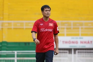 HLV Hữu Thắng loại 5 cầu thủ trước khi dự AFF Cup
