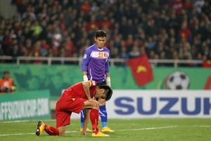 Công Vinh giải nghệ, Thành Lương, Đình Luật treo giày