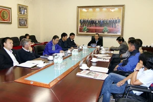 VFF vẫn tin dùng HLV Hữu Thắng