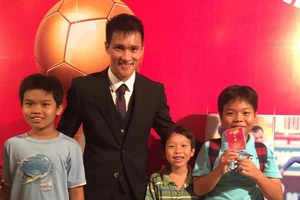 Công Vinh trở lại với bóng đá