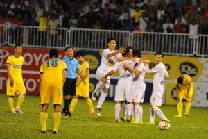 HLV của HA Gia Lai tố trọng tài có vấn đề tư tưởng