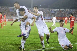 Công Phượng tự trách mình, bầu Đức thưởng 1 tỉ đồng