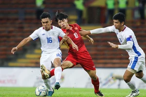 Đá với Thái Lan, chỉ cần cắm mỗi Công Phượng