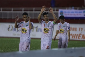 Thầy Park lên phố núi Pleiku gọi 9 cầu thủ vào tuyển