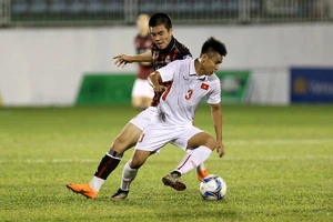 Tuyển chọn Việt Nam vùi dập HA Gia Lai, lên ngôi vua