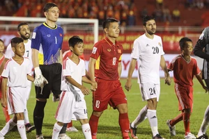 Bị ông Park loại, Quả bóng vàng tuyên bố giã từ đội tuyển