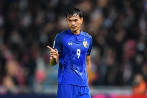 Chân sút ghi 6 bàn cho Thái Lan từng muốn bỏ bóng đá