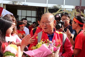 Thầy trò Park Hang-seo đến UAE, chính thức dự Asian Cup 2019