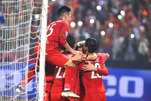 Đòi vô địch King's Cup, người Thái 'chọc ngoáy' ông Park 