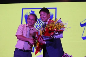 Bầu Đức: 'Tôi đã nhận không biết bao nhiêu gạch đá…'