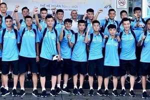 Bầu Đức cho đàn em Công Phượng sang tập huấn châu Âu