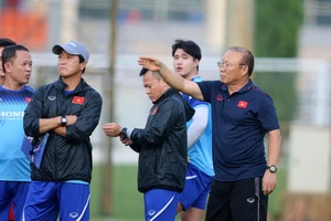 Ông Park làm gì để chống lại đội hình một tiền đạo Thái?