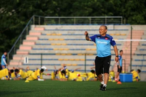 Cái lý của ông Park khi ngó lơ Văn Quyết