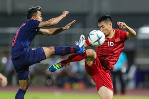 Ông Park đòi thắng, UAE và Thái Lan sốt sắng