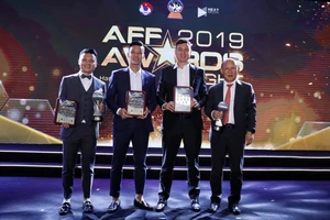 Thầy trò ông Park làm người Thái sợ sệt