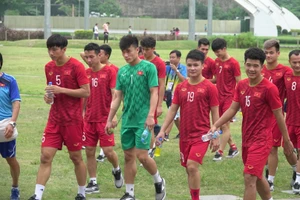 Thầy trò ông Park thư thái trước trận quyết đấu Singapore