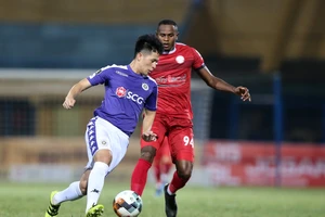 Nóng: V-League lăn bóng ngày 7-3