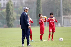 Đội trưởng tuyển Việt Nam trở lại, tìm cách bắt bài Úc