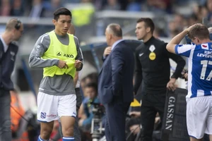 Hà Nội không tiếc tiền, nhưng Văn Hậu không thể ở lại Hà Lan 