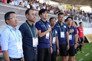 Bầu Đức chơi lạ!