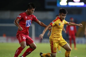 Kỷ luật cầu thủ ‘vung tay trúng mặt’ và ‘ném bóng trượt tay’