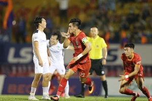 Kỳ lạ HA Gia Lai đá kiểu nào cũng thua