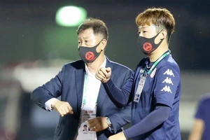 Chia tay HLV xuất sắc nhất V-League 