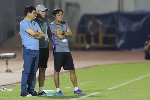 HLV Vũ Tiến Thành: ‘Tôi mắc mớ gì đi đêm chèo kéo cầu thủ'