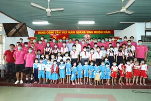 Sài Gòn FC trao gửi yêu thương về vùng đất thép...