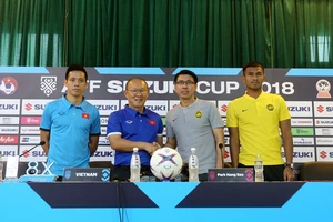 Văn Quyết không quan tâm chiếc áo số 10 của Công Phượng