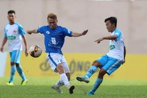 Thắng trong loạt đấu súng, đội bóng của bầu Hải vào chung kết 