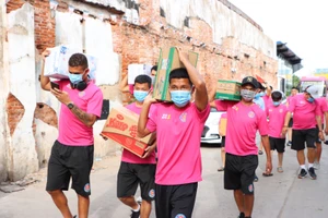 Sài Gòn FC thăm mái nhà chung của các cụ già neo đơn