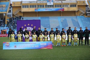 Ban tổ chức Siêu cúp xin lỗi và thăm hỏi gia đình 3 cháu bé